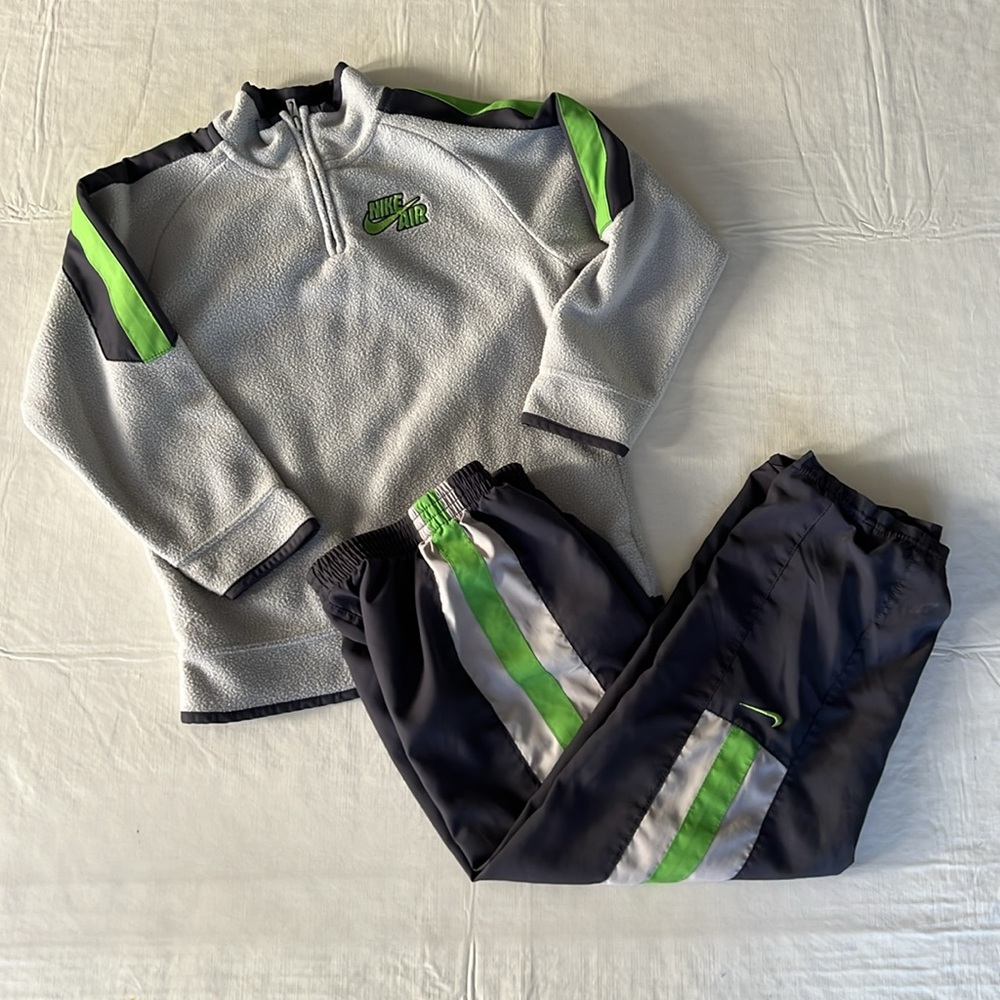 NIKE Boy’s Grey/Neon Green Quarter Zip Fleece Matching Pants Track Suit Size 7